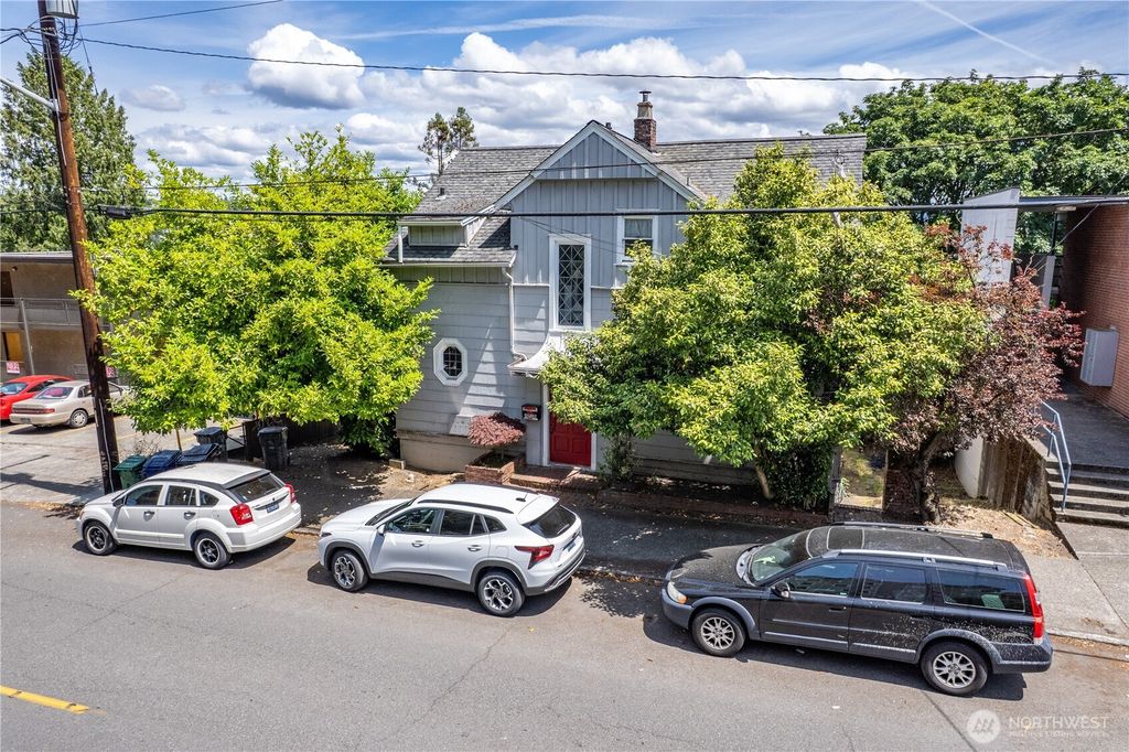 Photo of 4710 22nd Avenue NE, Seattle, WA 98105 (MLS # 2408126)