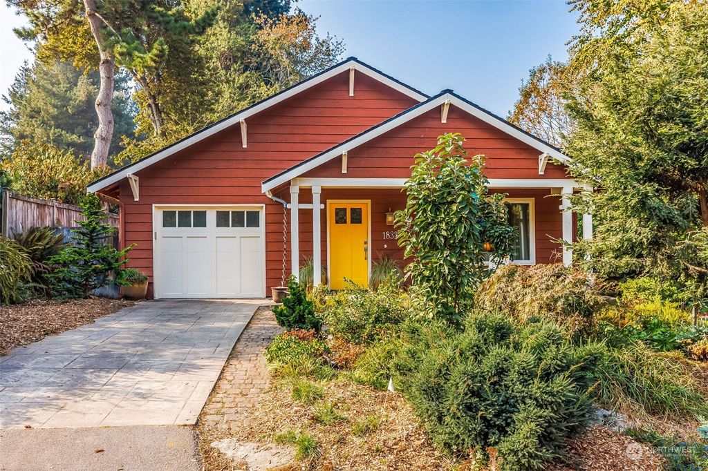 Photo of 1833 4th Street, Kirkland, WA 98033 (MLS # 2008822)