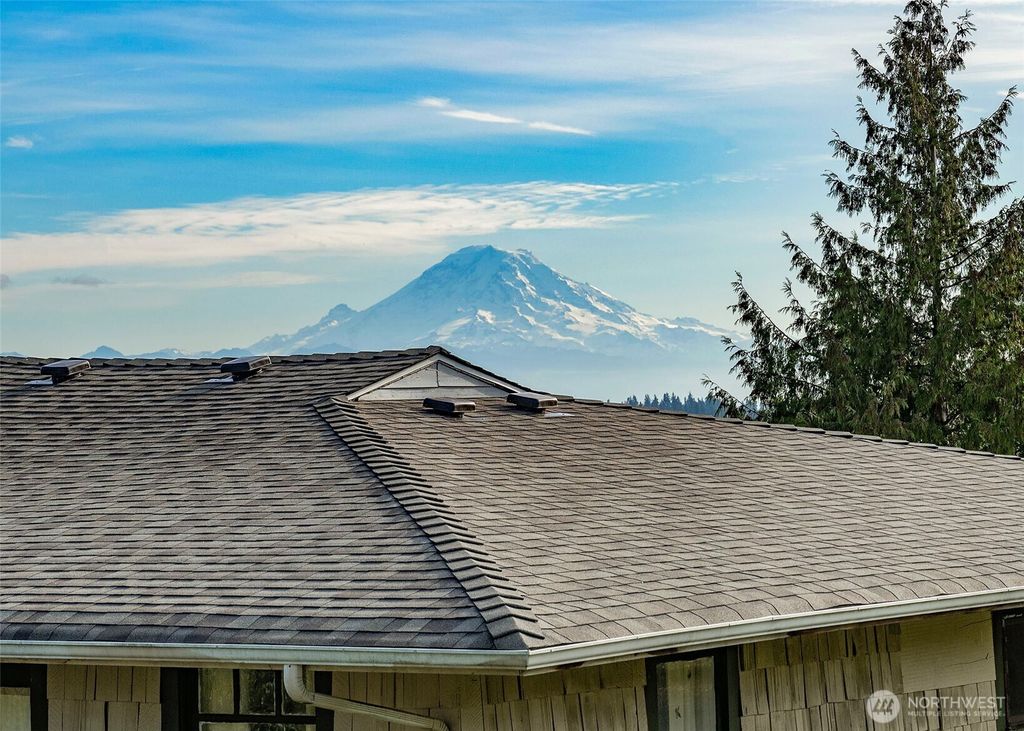 Photo of 705 S 208th Street, Des Moines, WA 98198 (MLS # 2455257)