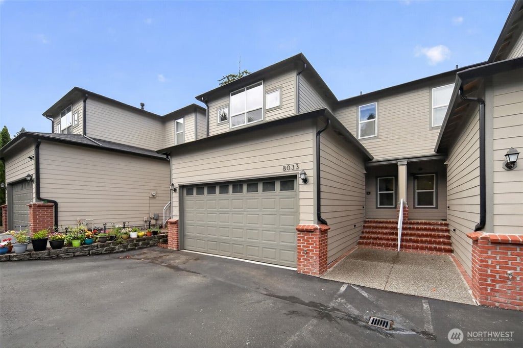 Photo of 8033 118th Avenue NE, Kirkland, WA 98033 (MLS # 2546956)