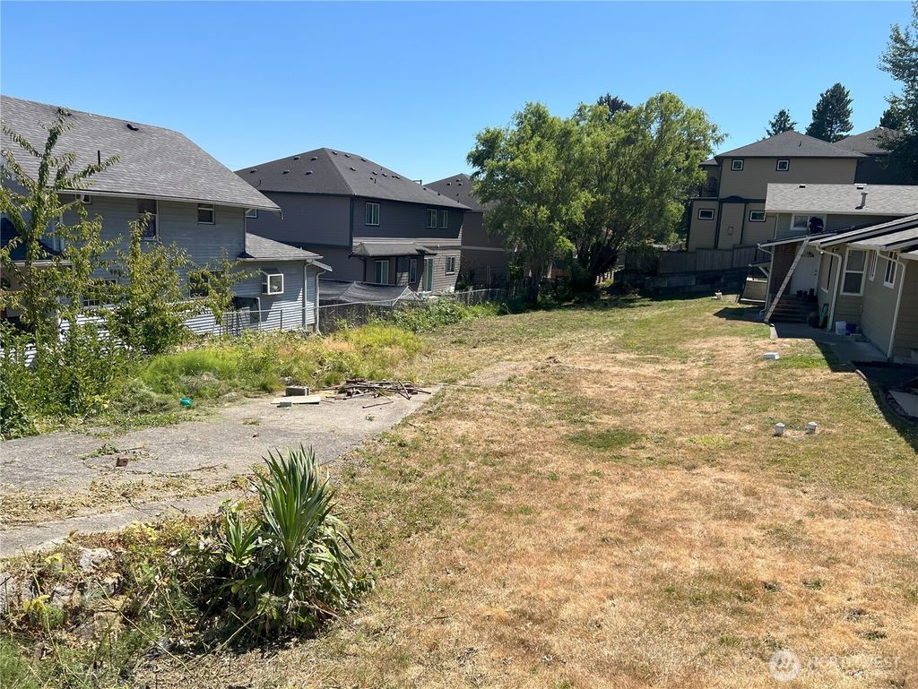 Photo of 409 SW Langston Road, Renton, WA 98057 (MLS # 2419829)