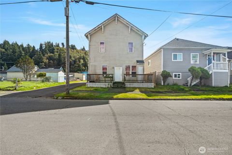 Photo of 1117 E 1st Street, Aberdeen, WA 98520 (MLS # 2443206)