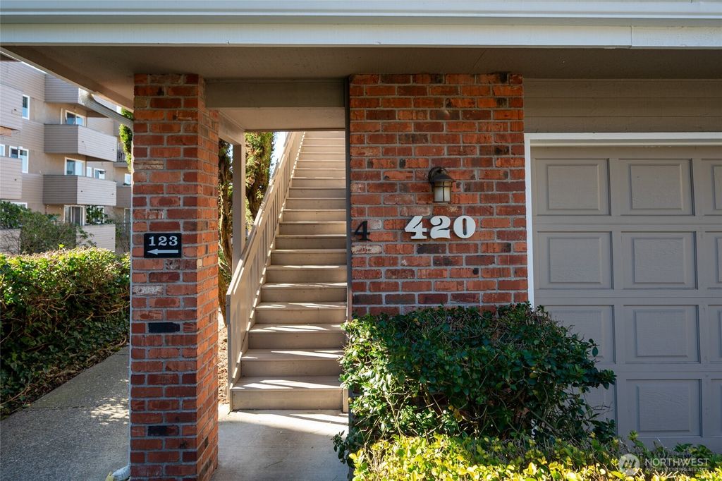 Photo of 420 3rd Avenue S #4, Edmonds, WA 98020 (MLS # 2339405)