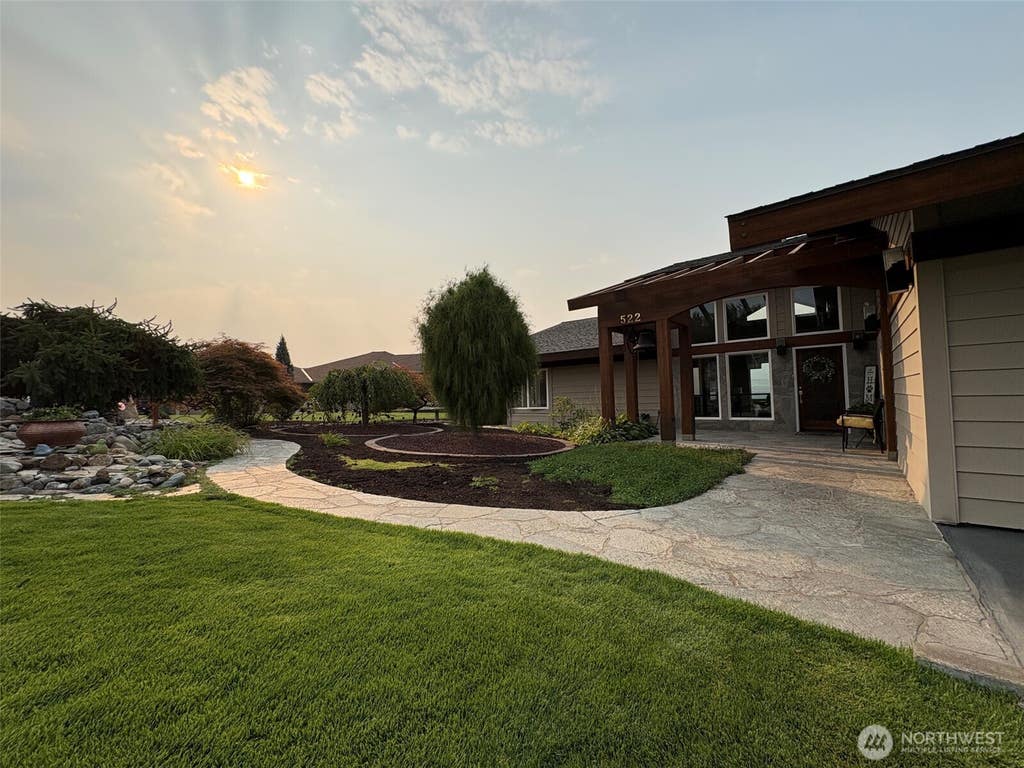 Photo of 522 Hillcrest Circle Drive, Omak, WA 98841 (MLS # 2569735)