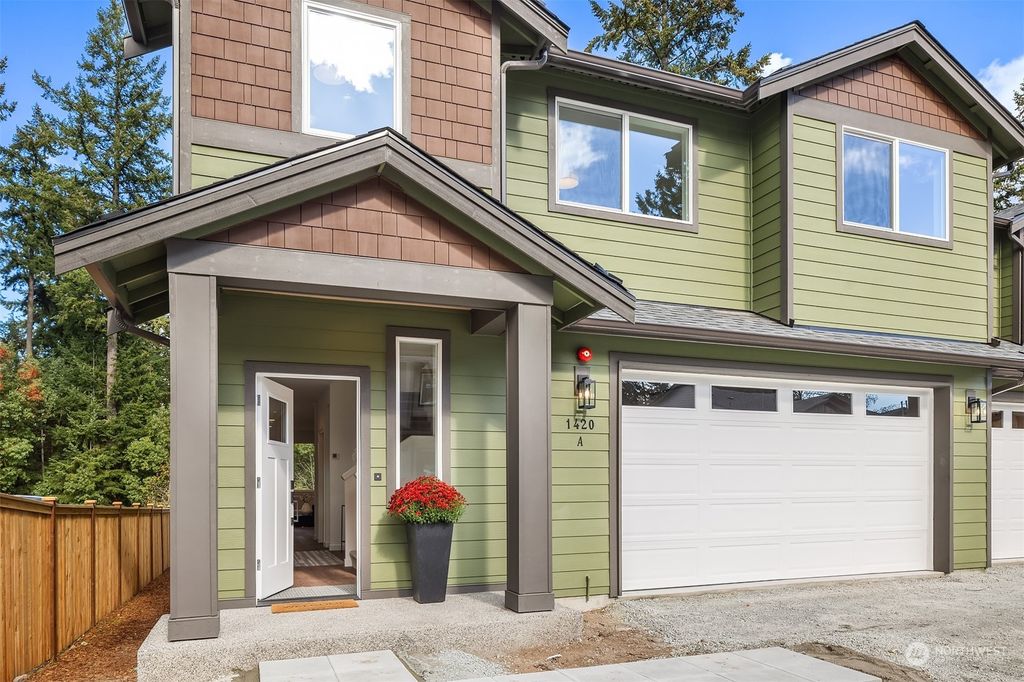 Photo of 1420 SW 122nd Lane #A, Burien, WA 98146 (MLS # 2303529)