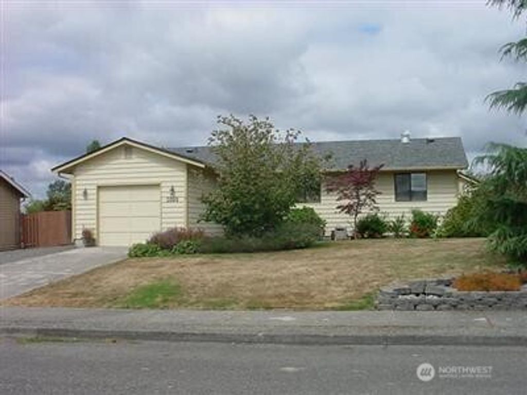Photo of 6415 64th Place NE, Marysville, WA 98270 (MLS # 2457920)