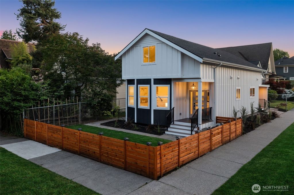 Photo of 351 17th Avenue E, Seattle, WA 98112 (MLS # 2389753)