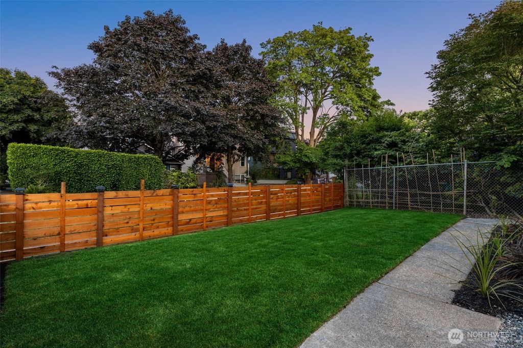 Photo of 351 17th Avenue E, Seattle, WA 98112 (MLS # 2389753)
