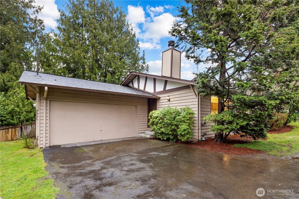 Photo of 6822 NE 153rd Pl Pl, Kenmore, WA 98028 (MLS # 2497472)