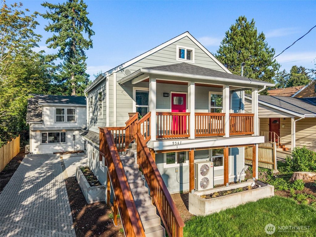 Photo of 9547 Wallingford Avenue N, Seattle, WA 98103 (MLS # 2434449)