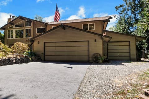 Photo of 17404 51st Street Ct E, Lake Tapps, WA 98391 (MLS # 2558574)