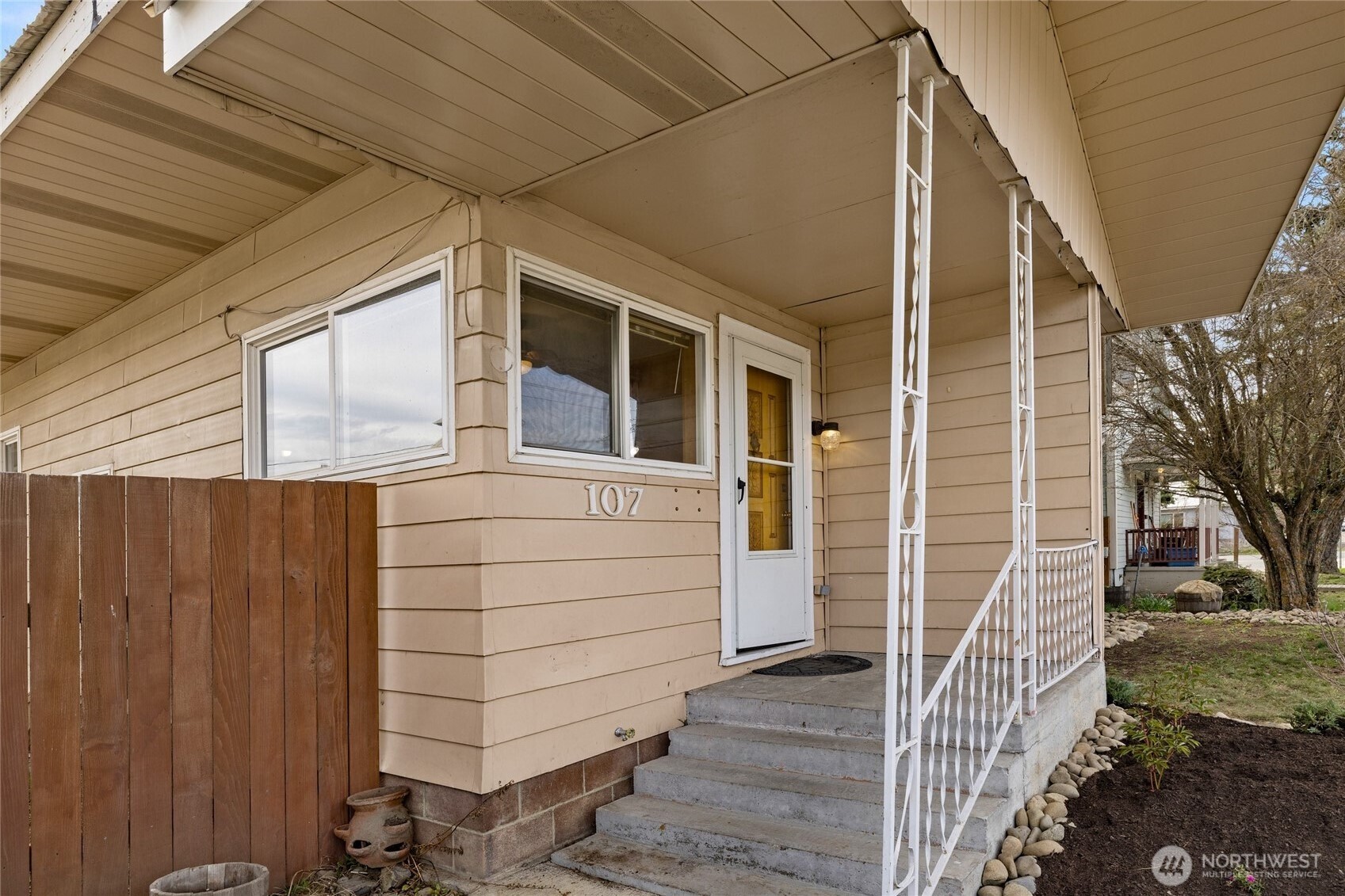 107 W 2nd Street