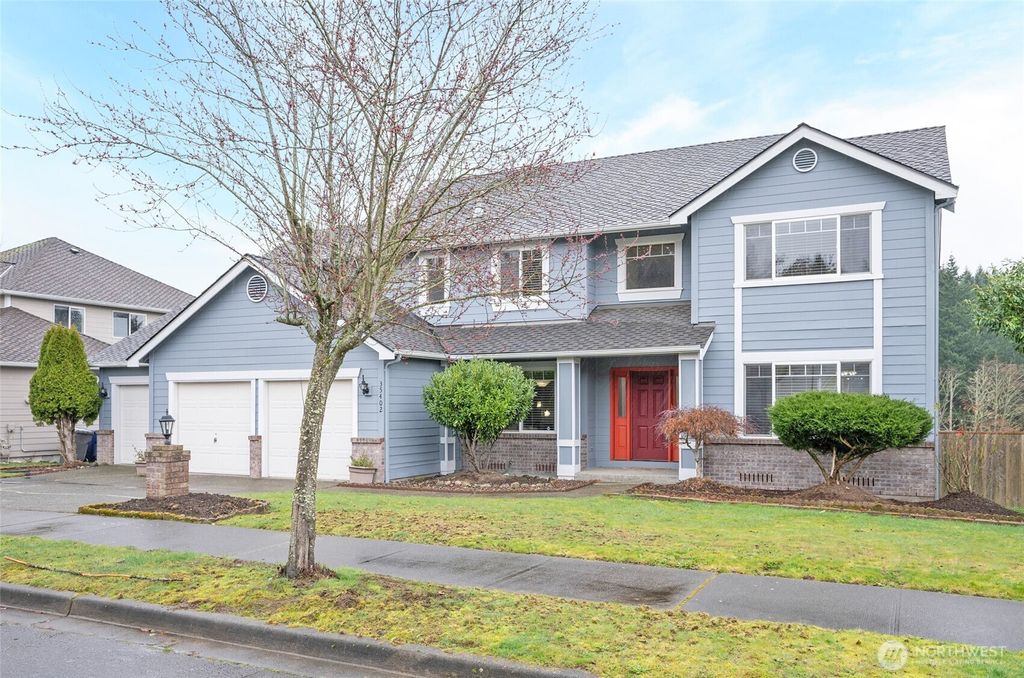 Photo of 35402 7th Avenue SW, Federal Way, WA 98023 (MLS # 2340837)