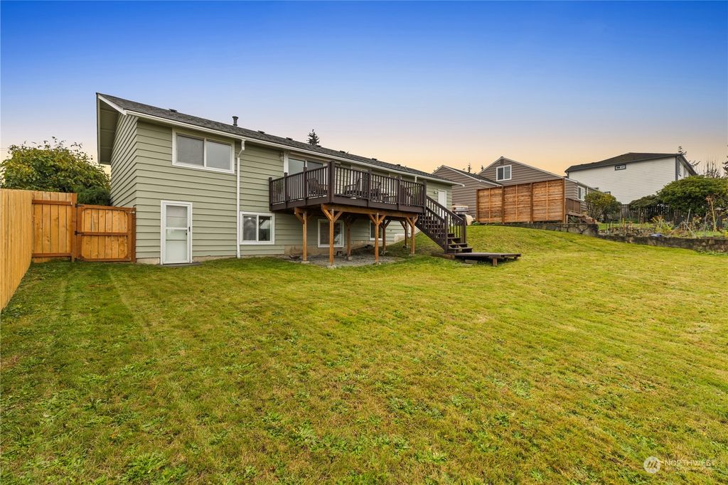 Photo of 25011 S 20th Avenue, Des Moines, WA 98198 (MLS # 2309462)