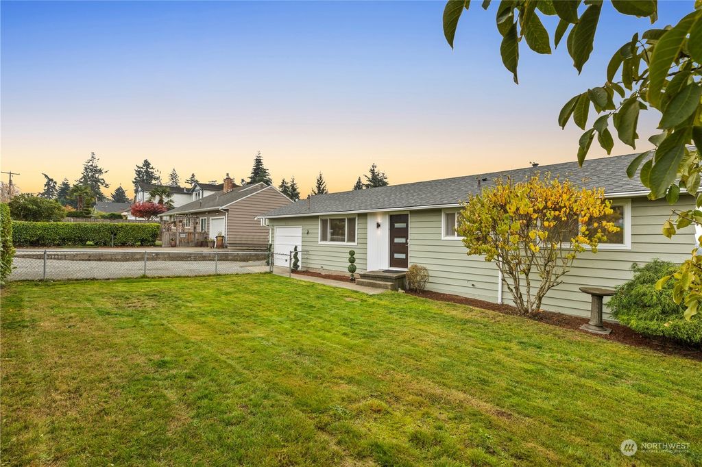 Photo of 25011 S 20th Avenue, Des Moines, WA 98198 (MLS # 2309462)