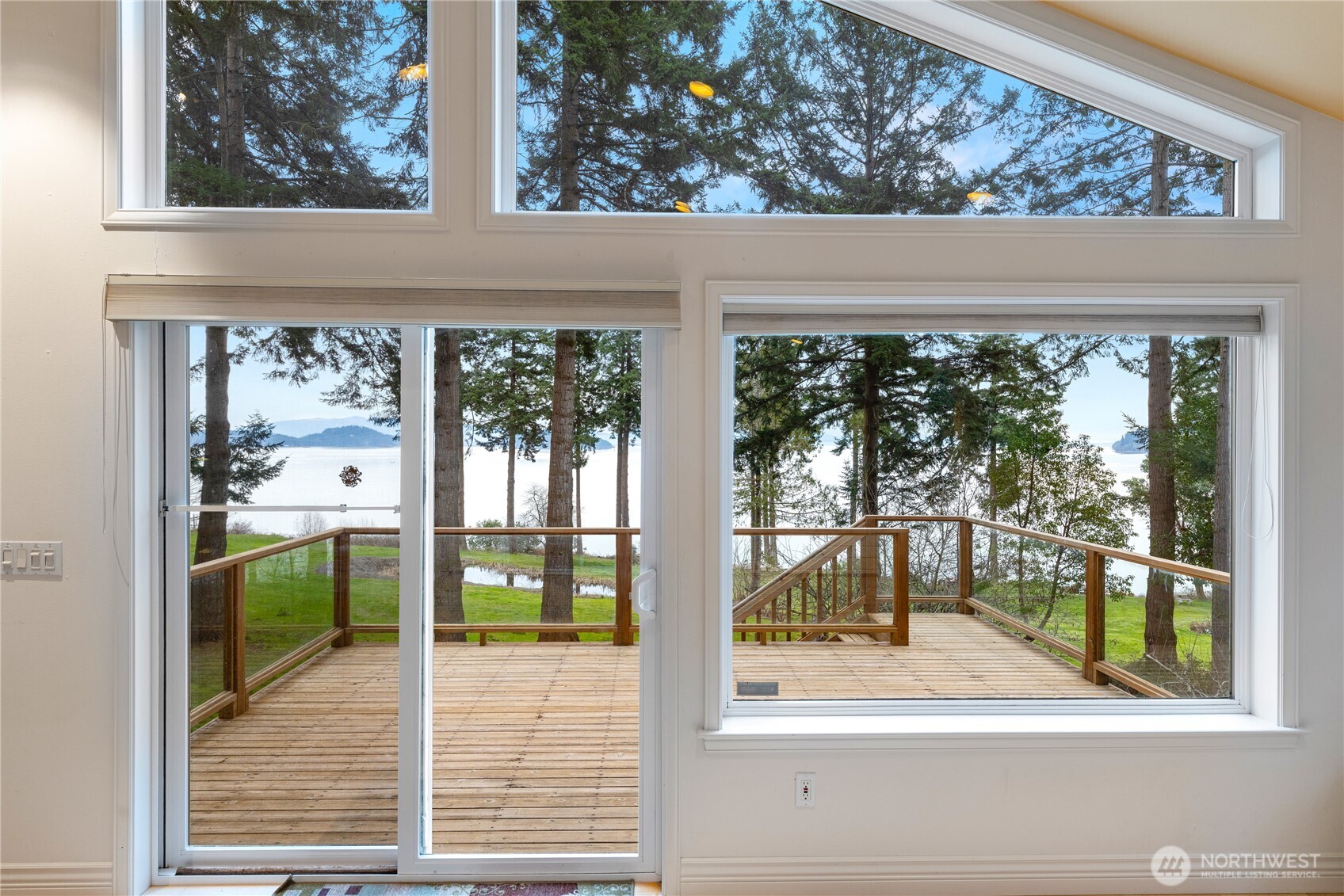 Oak Harbor, Washington, 98277, United States, 2 Bedrooms Bedrooms, ,2 BathroomsBathrooms,Residential,Active,2014944