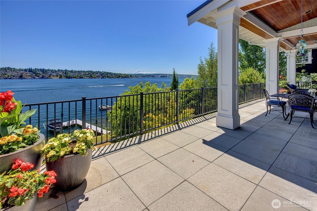Photo of 8066 Avalon Place, Mercer Island, WA 98040 (MLS # 2406847)