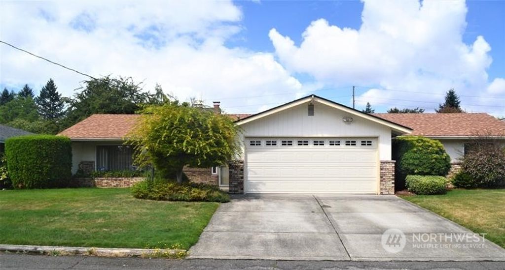 Photo of 5419 116th Place SE, Bellevue, WA 98006 (MLS # 2209098)