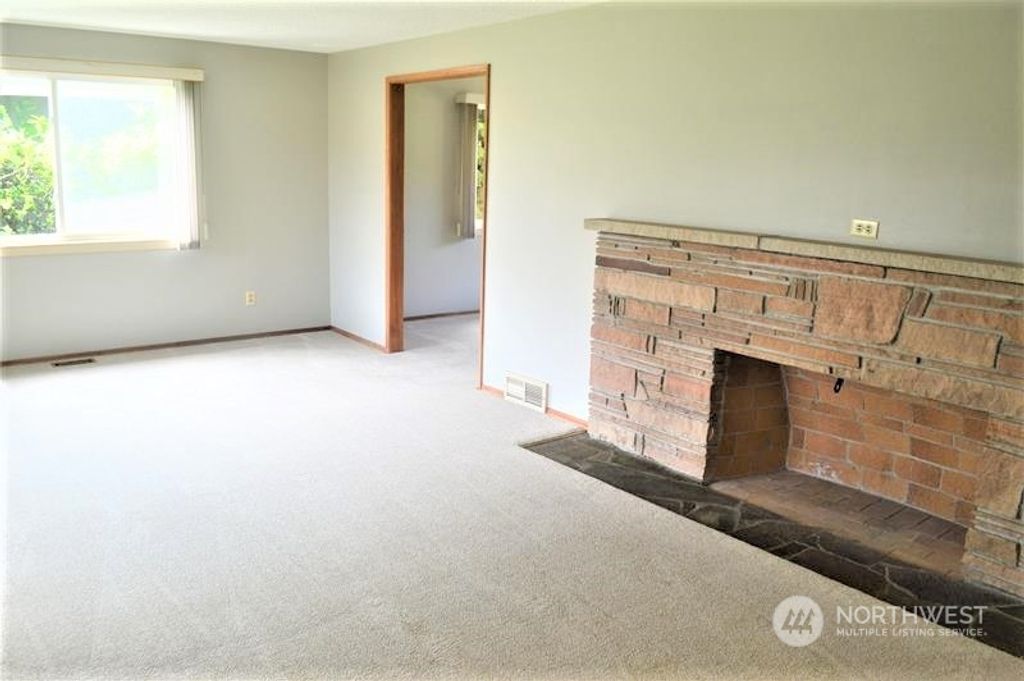Photo of 5419 116th Place SE, Bellevue, WA 98006 (MLS # 2209098)