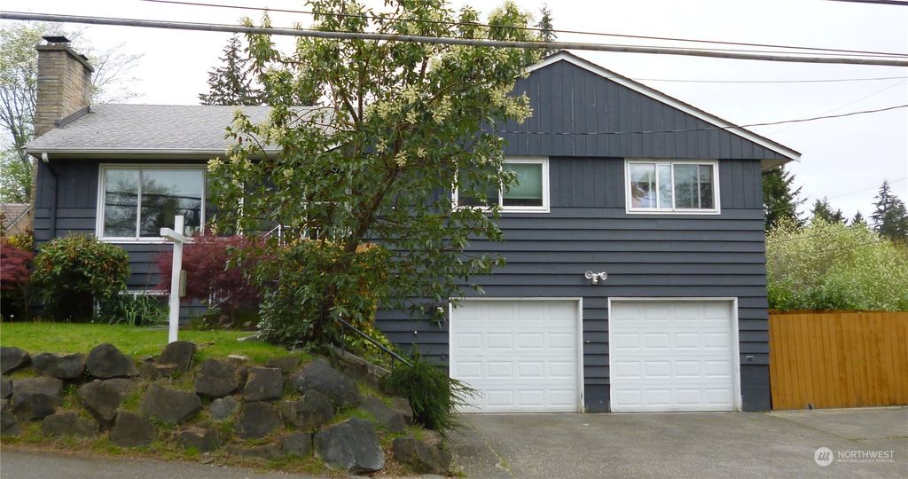 Photo of 826 S 200th Street, Des Moines, WA 98198 (MLS # 2068031)