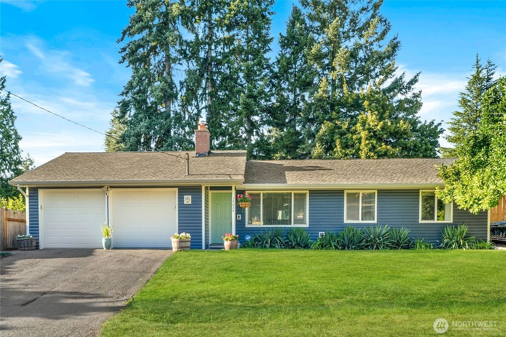 Photo of 14034 SE 202nd Street, Kent, WA 98042 (MLS # 2421695)