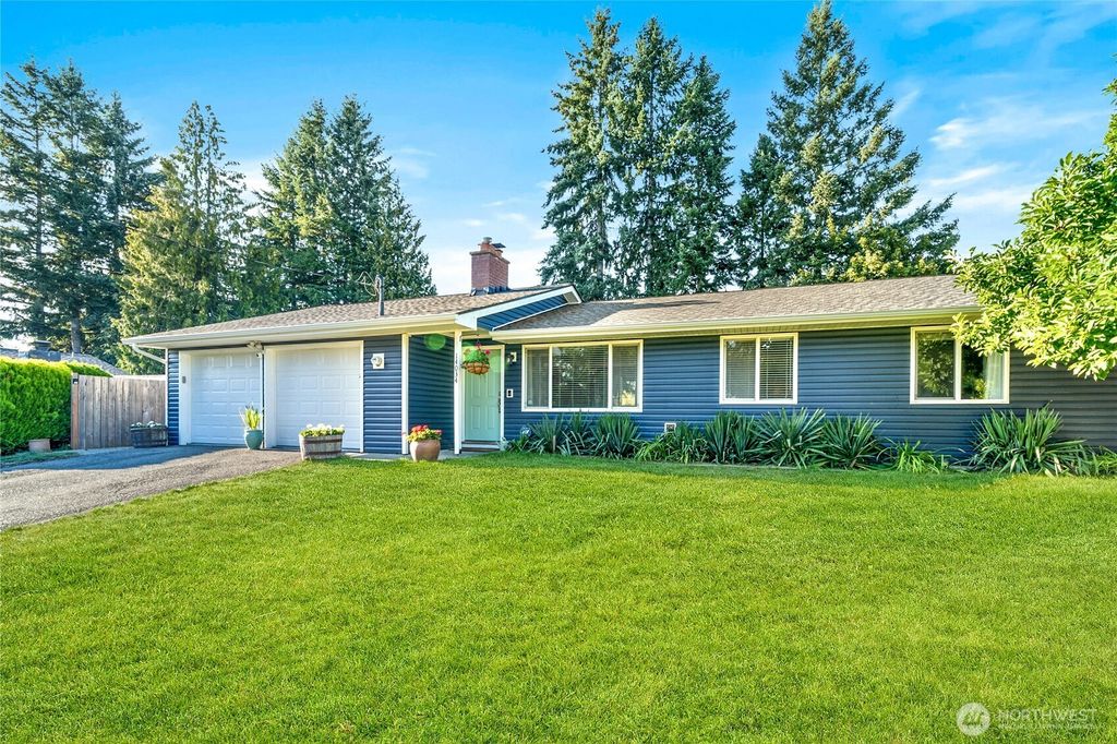 Photo of 14034 SE 202nd Street, Kent, WA 98042 (MLS # 2421695)