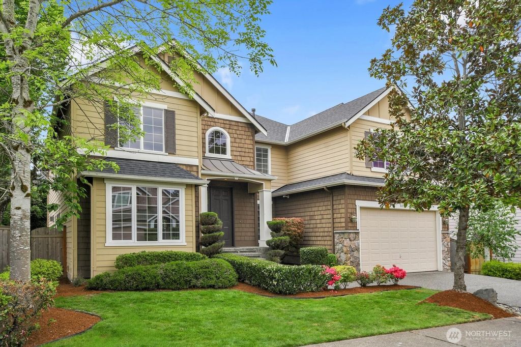 Photo of 323 239th CT SE CT, Sammamish, WA 98074 (MLS # 2519568)