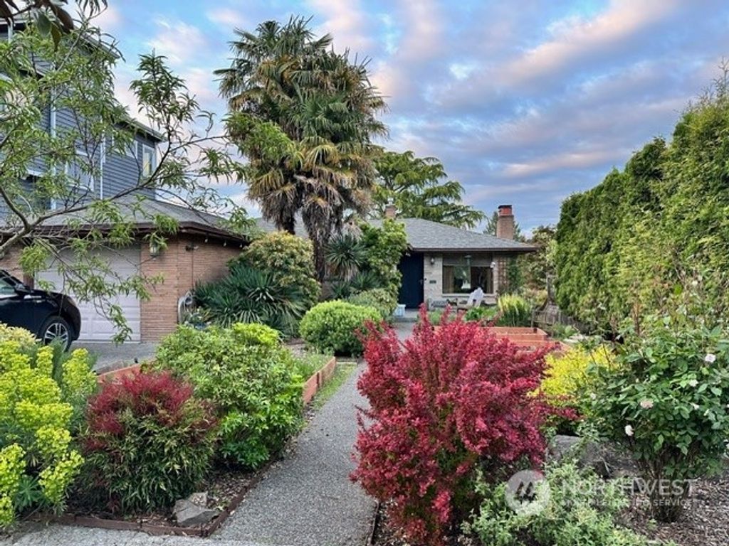 Photo of 5050 Harold Place NE, Seattle, WA 98105 (MLS # 2241372)