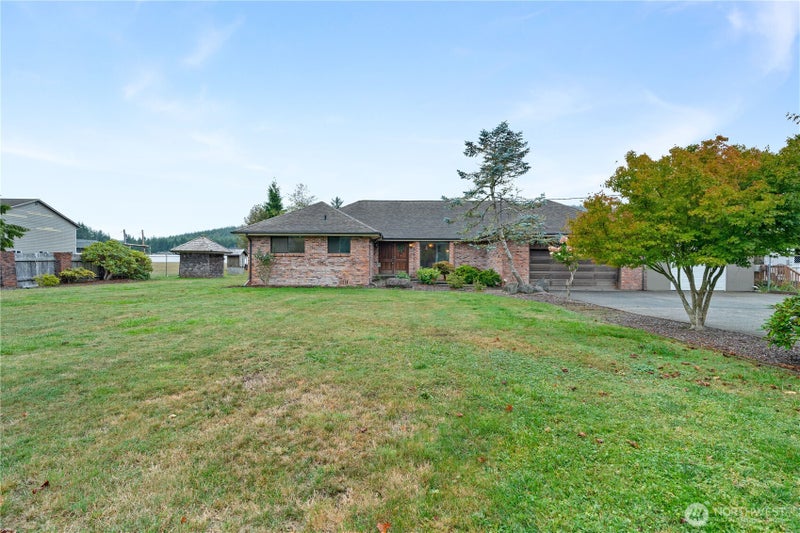 989 Stanford Drive