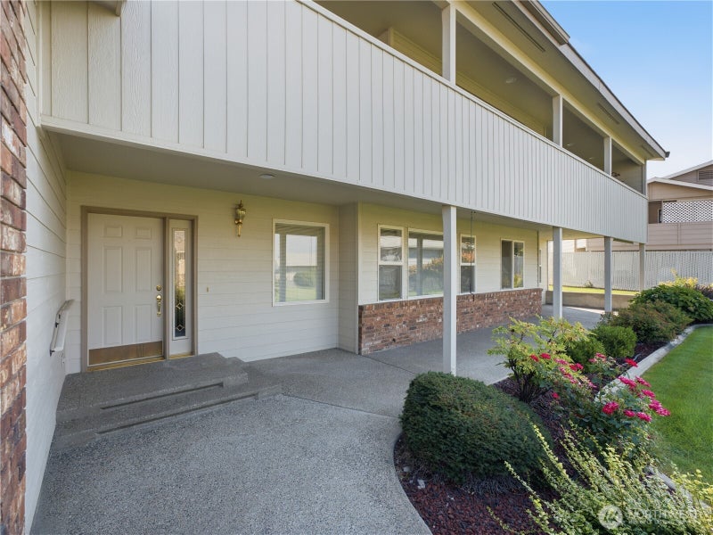 1380 Eastmont Avenue 502