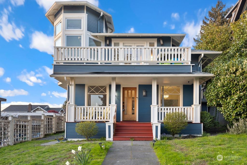 Photo of 810 W Highland Drive, Seattle, WA 98119 (MLS # 2216463)