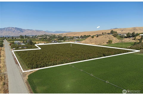 Photo of 0 NNA 5th Street NE, East Wenatchee, WA 98802 (MLS # 2585544)