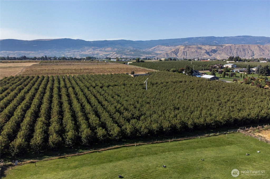 Photo of 0 NNA 5th Street NE, East Wenatchee, WA 98802 (MLS # 2585544)