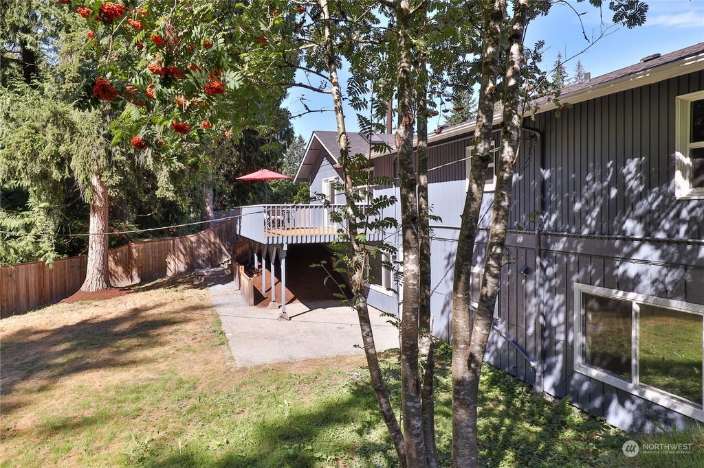 Photo of 4529 Crescent Avenue, Everett, WA 98203 (MLS # 2032267)