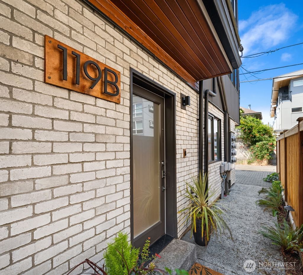 Photo of 119 18th Avenue E #B, Seattle, WA 98112 (MLS # 2410783)