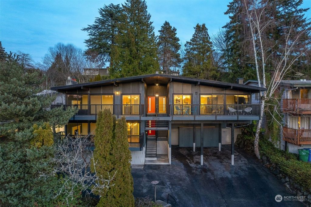 Photo of 5034 44th Avenue NE, Seattle, WA 98105 (MLS # 2026793)