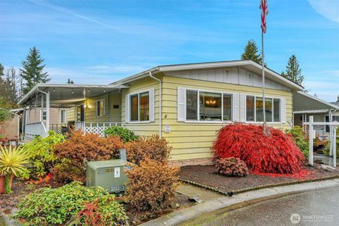 Photo of 815 124 Street SW #117, Everett, WA 98204 (MLS # 2451988)