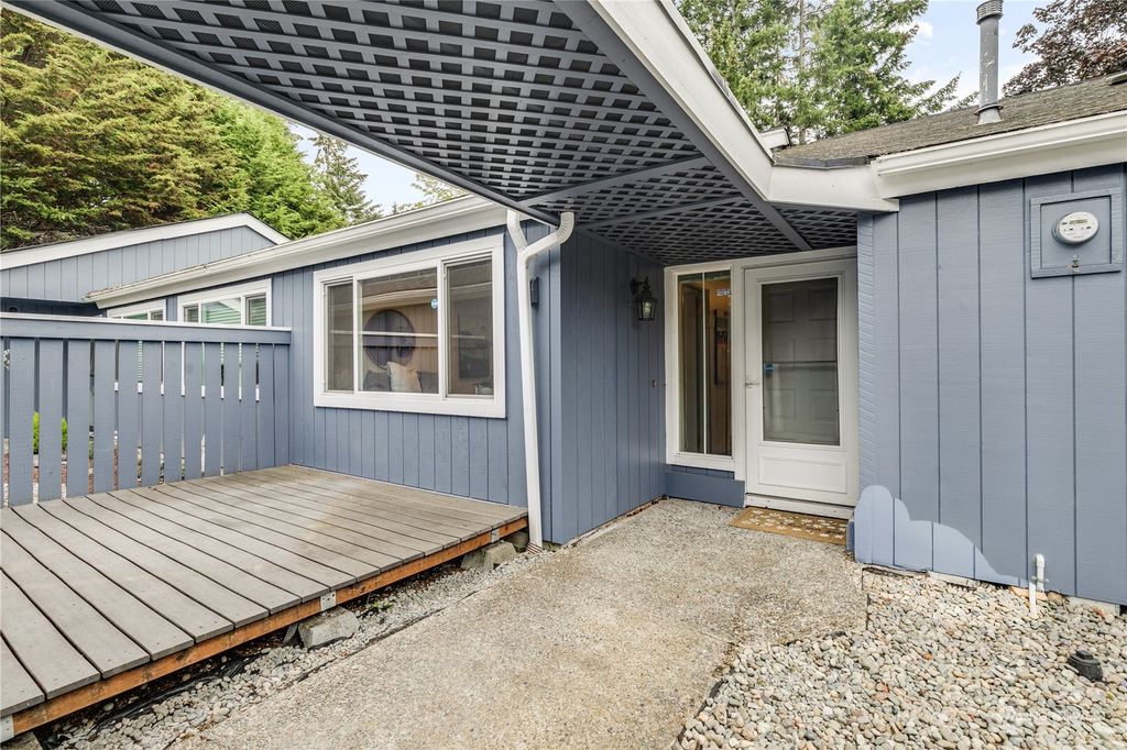 Photo of 3103 SW 319th Place, Federal Way, WA 98023 (MLS # 2287570)