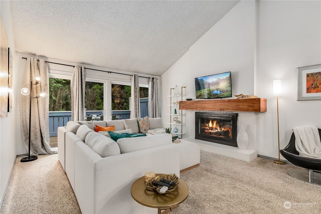 Photo of 3103 SW 319th Place, Federal Way, WA 98023 (MLS # 2287570)