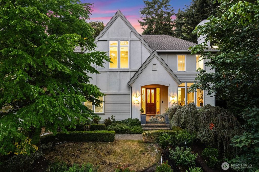 Photo of 4935 163rd Place SE, Bellevue, WA 98006 (MLS # 2391045)
