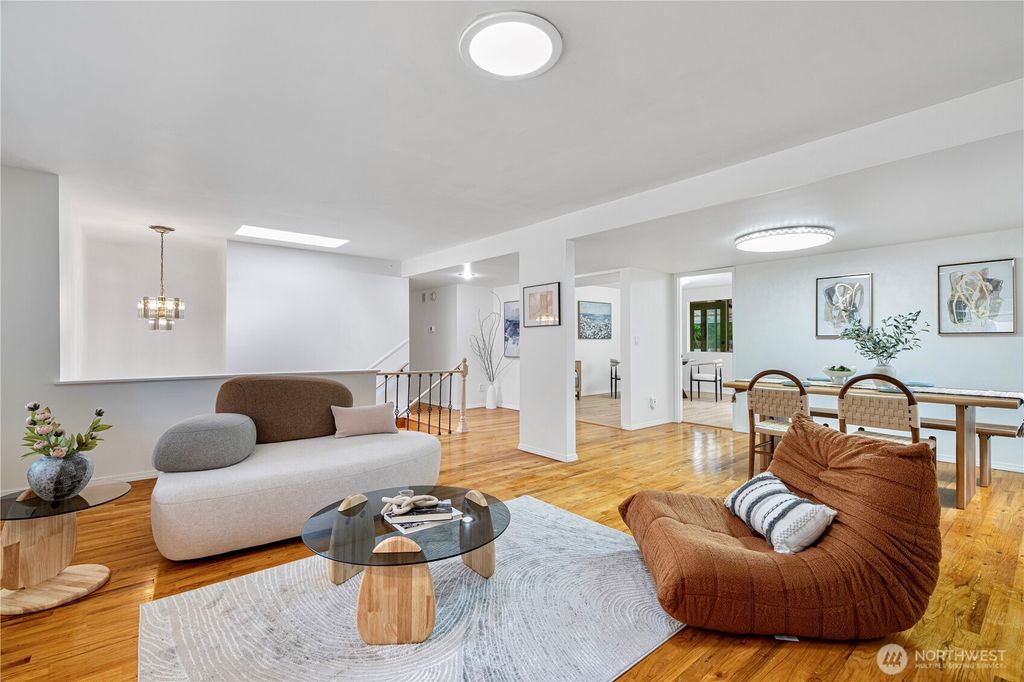 Photo of 14281 120th Place NE, Kirkland, WA 98034 (MLS # 2375978)