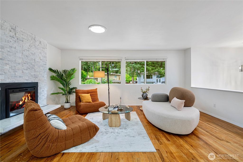 Photo of 14281 120th Place NE, Kirkland, WA 98034 (MLS # 2375978)