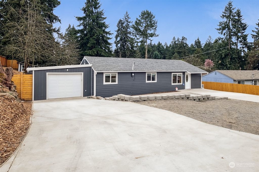 Photo of 1003 SW 307th Street, Federal Way, WA 98023 (MLS # 2213960)