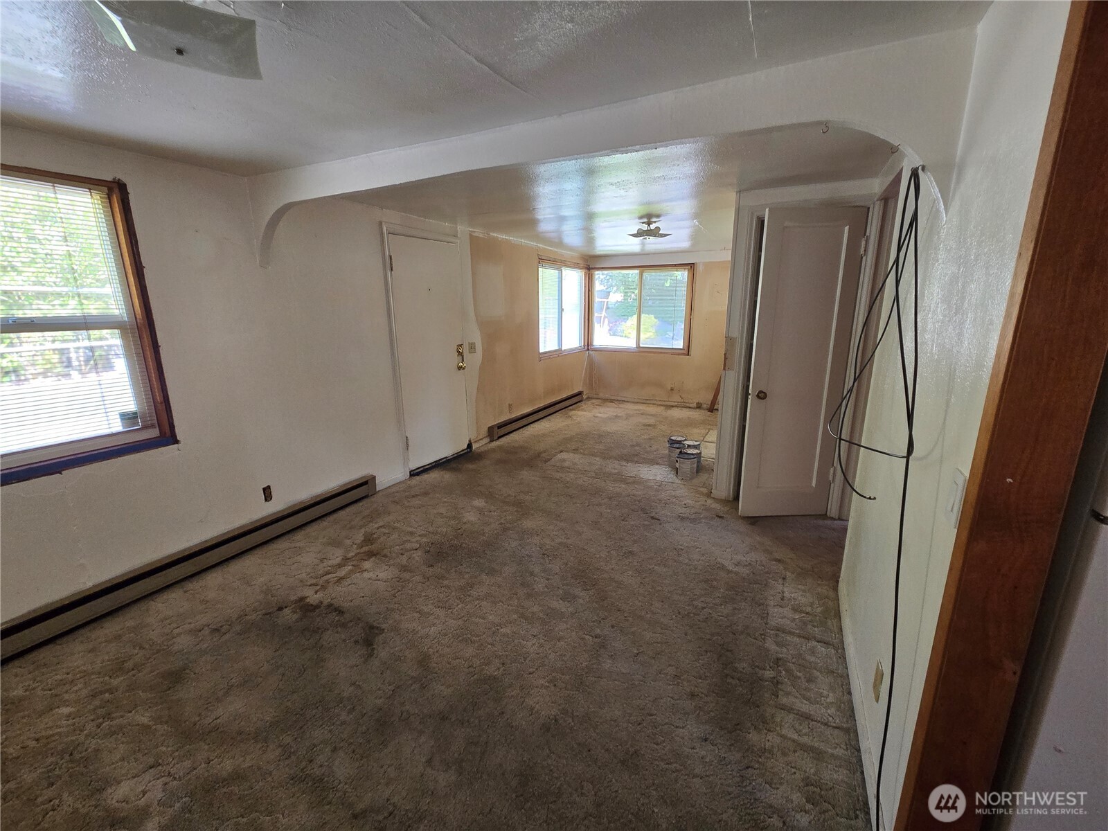 2572 Perry Ave