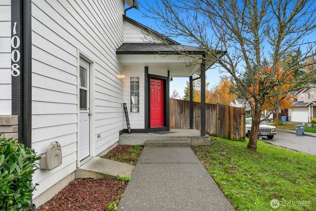 Photo of 1008 127th Street Ct E, Tacoma, WA 98445 (MLS # 2456742)