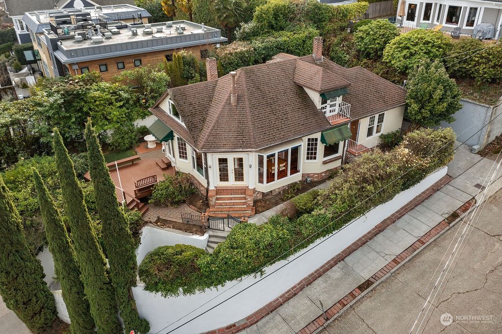 Photo of 435 Lake Washington Boulevard, Seattle, WA 98122 (MLS # 2033266)