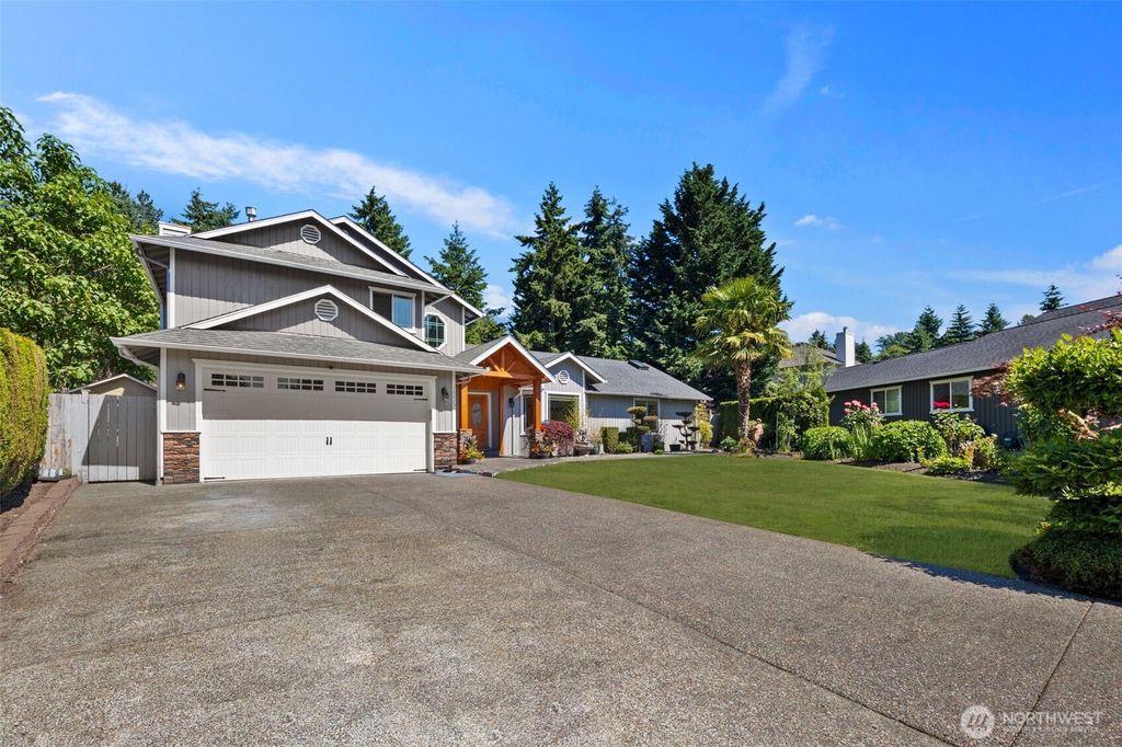 Photo of 14015 SE 156th Court, Renton, WA 98058 (MLS # 2387022)