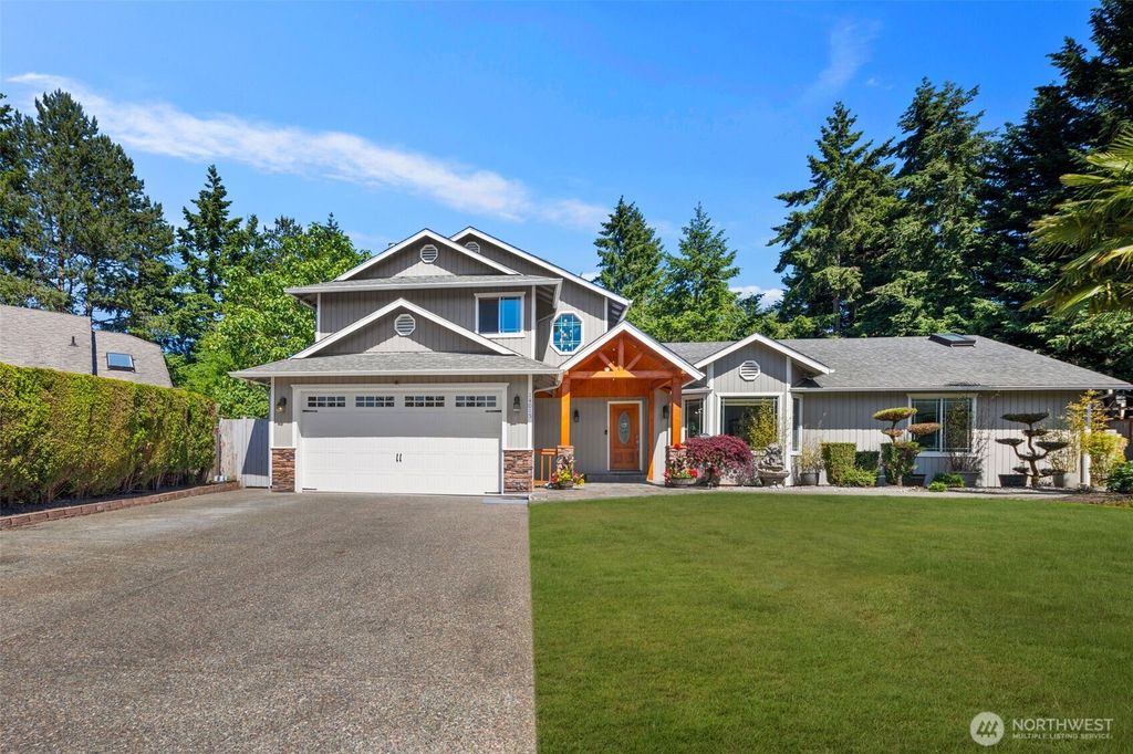 Photo of 14015 SE 156th Court, Renton, WA 98058 (MLS # 2387022)