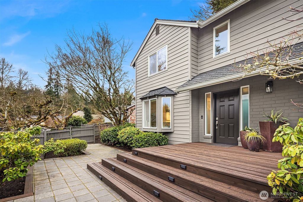 Photo of 4625 189th Place SE, Issaquah, WA 98027 (MLS # 2338774)