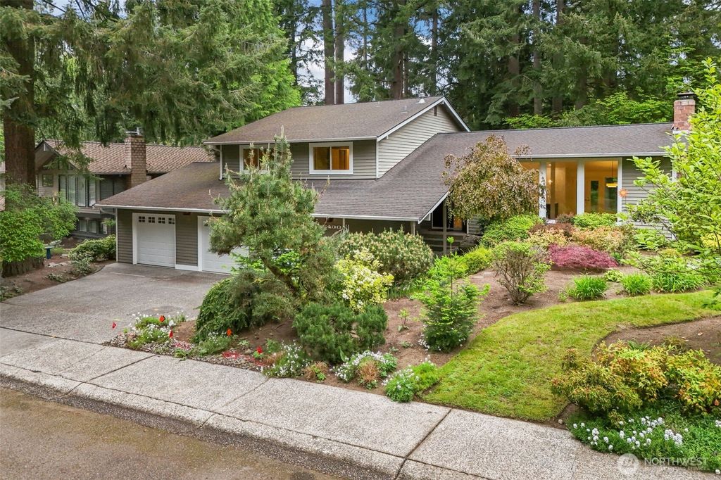 Photo of 16438 SE 22nd Street, Bellevue, WA 98008 (MLS # 2519678)
